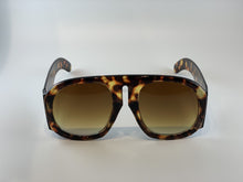 Load image into Gallery viewer, Lux Sunglasses Sunglass
